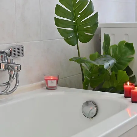 Izzhome Njoy Apartmán *