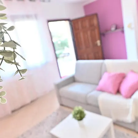 Apartment Izzhome Njoy Pula