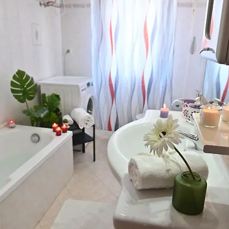 Izzhome Njoy Apartment