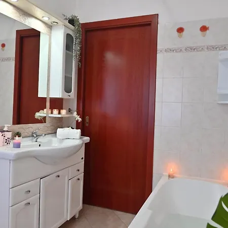 Izzhome Njoy Apartment *